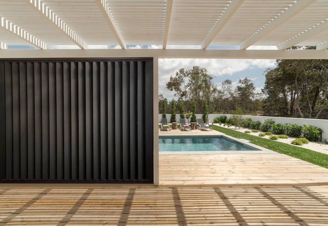 vertical aluminium louvres